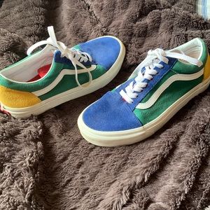 Yacht Club Vans